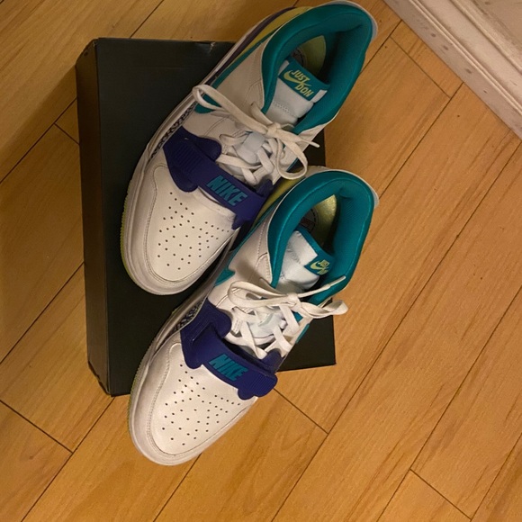 size 12 air Jordans - Picture 3 of 3